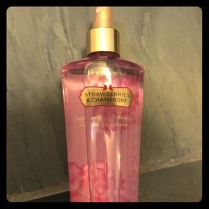 Victoria's Secret - Strawberries and Champagne